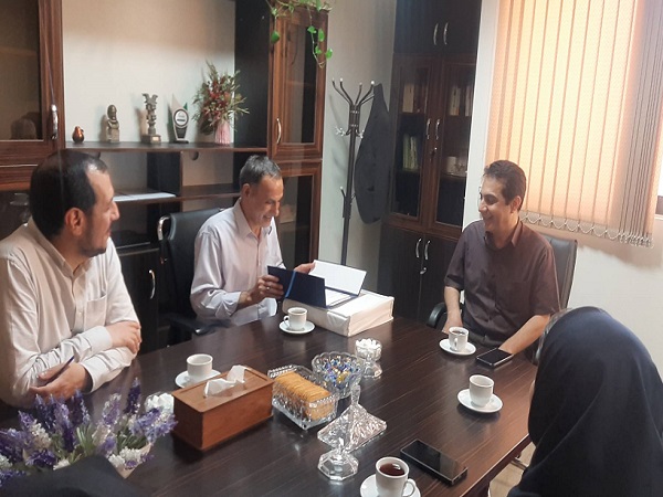 تقدیر از زحمات همکار دانشکده فنی و مهندسی در آستانه بازنشستگی