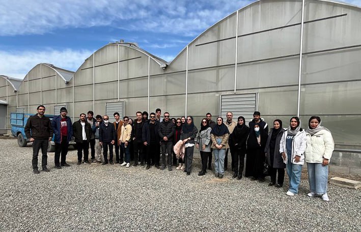 بازدید انجمن علمی دانشجویی باغبانی از گلخانه‌های پیشرو سبزی و صیفی‌جات